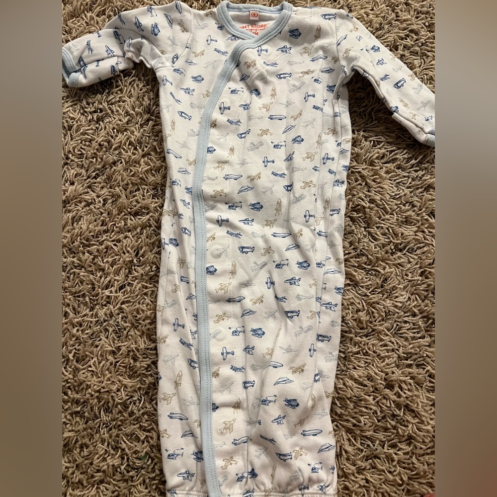 Magnificent me gown size NB. Excellent used condition. Worn maybe once